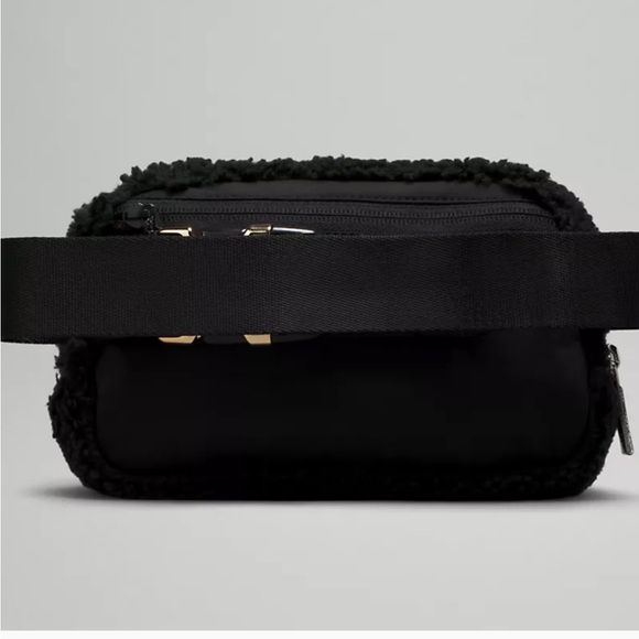 Lululemon Fleece Belt Bag🖤💛🖤💛 Will add additional pics - Picture 4 of 6